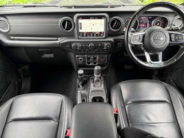 ジープ ラングラー　アンリミテッド アンリミテッド サハラ ２．０Ｌ ４ＷＤ R1年 (関東) 99