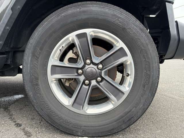 ジープ ラングラー　アンリミテッド アンリミテッド サハラ ２．０Ｌ ４ＷＤ R1年 (関東) 99