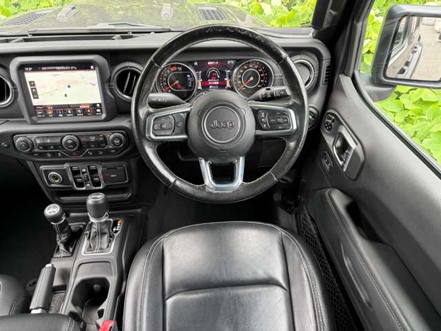 ジープ ラングラー　アンリミテッド アンリミテッド サハラ ２．０Ｌ ４ＷＤ R1年 (関東) 99