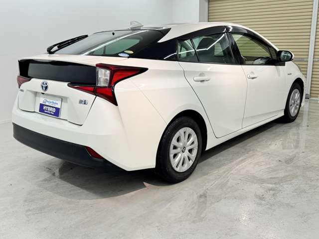 トヨタ プリウス １．８ Ｓ R1年 (近畿) 99