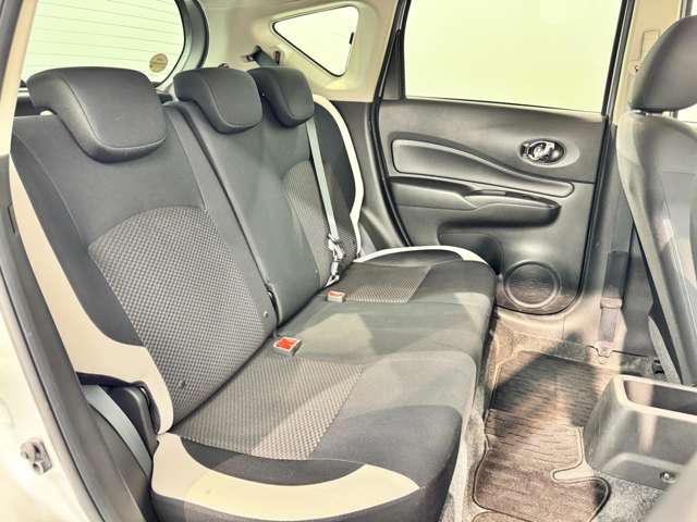 日産 ノート １．２ Ｅ－ＰＯＷＥＲ Ｘ H30年 (近畿) 99