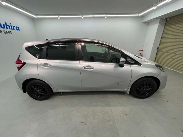 日産 ノート １．２ Ｅ－ＰＯＷＥＲ Ｘ H29年 (近畿) 99