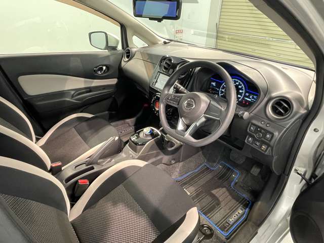 日産 ノート １．２ Ｅ－ＰＯＷＥＲ Ｘ H29年 (近畿) 99