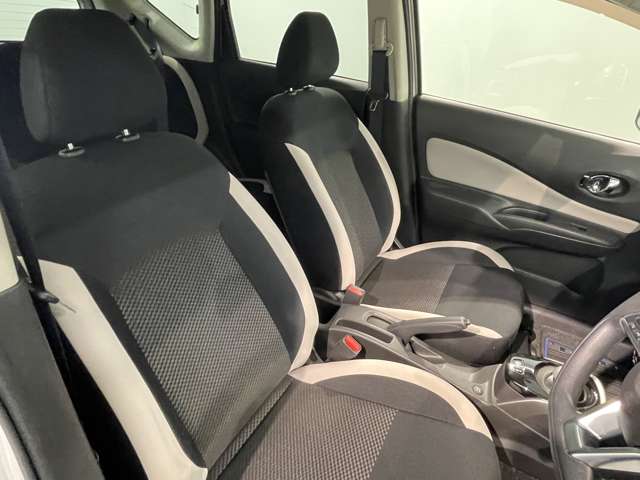 日産 ノート １．２ Ｅ－ＰＯＷＥＲ Ｘ H29年 (近畿) 99