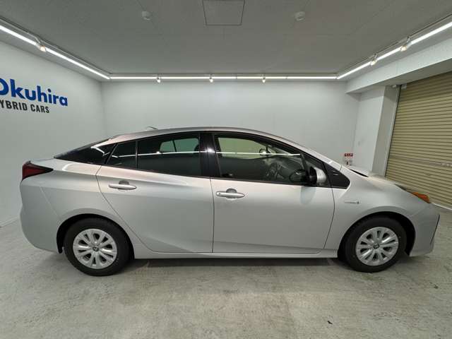 トヨタ プリウス １．８ Ｓ R1年 (近畿) 99