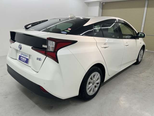 トヨタ プリウス １．８ Ｓ R1年 (近畿) 99