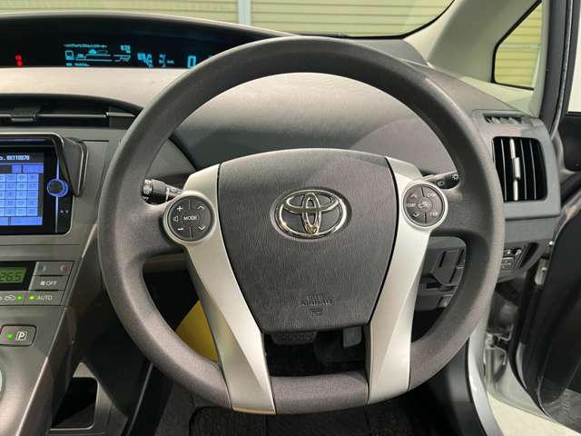 トヨタ プリウス １．８ Ｓ H25年 (近畿) 99
