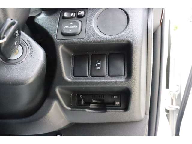 トヨタ ハイエースバン ２．７ ＤＸ ワイド スーパーロング ハイルーフ R1年 (近畿) 99
