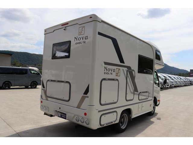 トヨタ カムロード フジカーズジャパン ＮＯＶＡ タイプＲ R8年 (近畿) 99