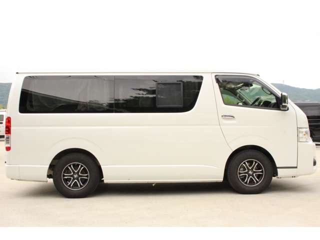 トヨタ ハイエースバン レクビィ R4年 (近畿) 99