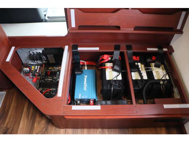 トヨタ カムロード ナッツＲＶ クレソンジャーニー タイプＸ R3年 (九州・沖縄) 99