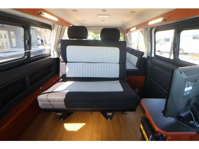 トヨタ ハイエースバン ナッツＲＶ ファミモ タイプＡ R1年 (九州・沖縄) 99