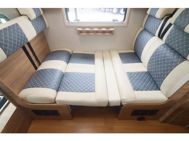 トヨタ カムロード ダイレクトカーズ トリッププレミアム R3年 (九州・沖縄) 99