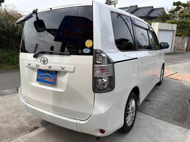 トヨタ ヴォクシー ２．０ Ｘ Ｌエディション ウェルキャブ スロープタイプＩ 車イス２脚仕様車 H22年 (九州・沖縄) 99
