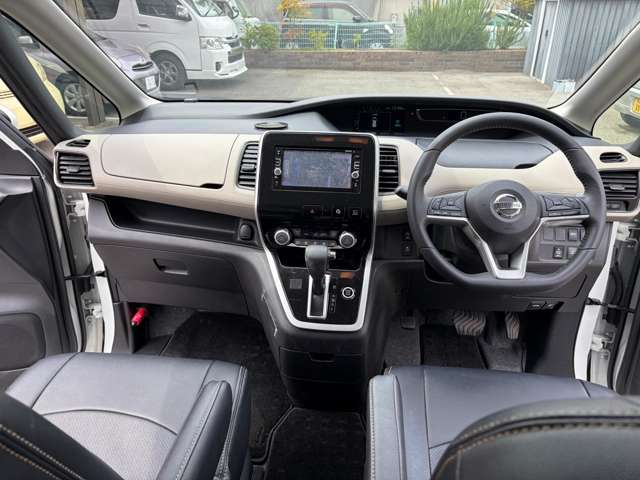 日産 セレナ ２．０ ハイウェイスター H28年 (中国) 99
