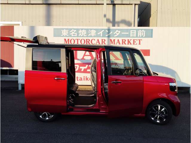 ホンダ Ｎ　ＢＯＸ カスタム ６６０ コーディネートスタイル ２トーン R7年 (東海) 99