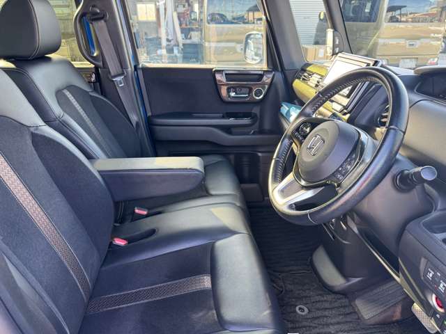 ホンダ Ｎ　ＢＯＸ カスタム ６６０ Ｇ Ｌ ターボ ホンダセンシング H29年 (関東) 99