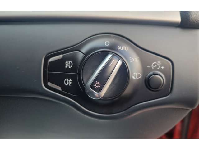 アウディ Ａ４ ２．０　ＴＦＳＩ H26年 (四国) 99