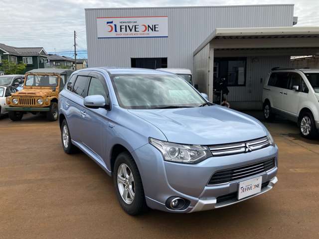 三菱 アウトランダーＰＨＥＶ ２．０ Ｇ ナビパッケージ ４ＷＤ H26年 (甲信越・北陸) 99
