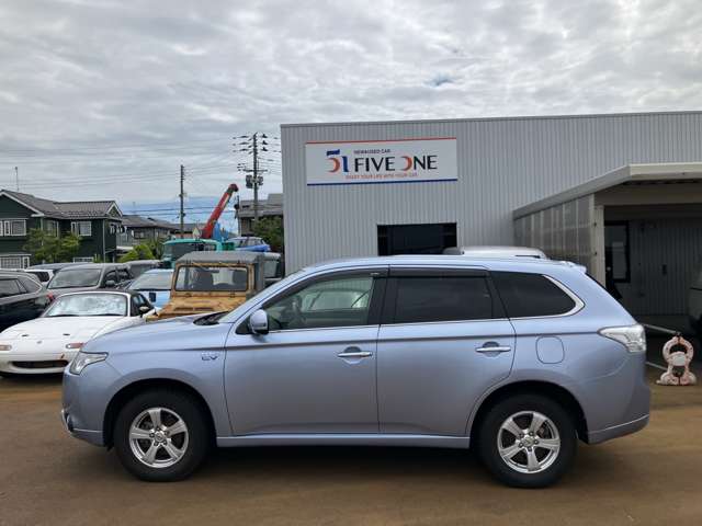 三菱 アウトランダーＰＨＥＶ ２．０ Ｇ ナビパッケージ ４ＷＤ H26年 (甲信越・北陸) 99