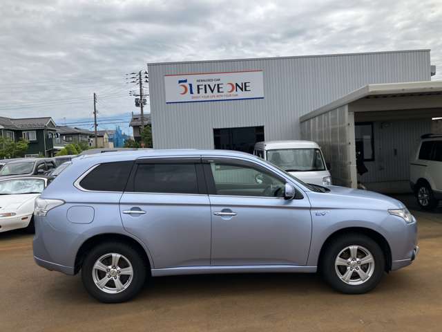 三菱 アウトランダーＰＨＥＶ ２．０ Ｇ ナビパッケージ ４ＷＤ H26年 (甲信越・北陸) 99