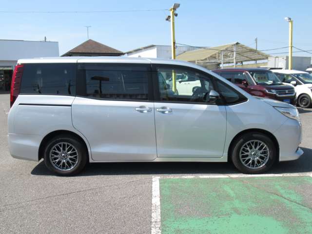 トヨタ ノア ２．０ Ｘ H28年 (関東) 99