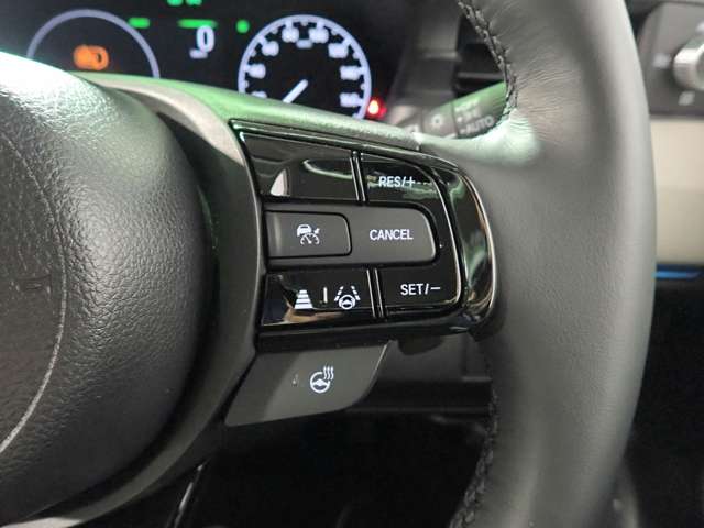 ホンダ ヴェゼル １．５ Ｅ：ＨＥＶ Ｚ プレイパッケージ R7年 (近畿) 99