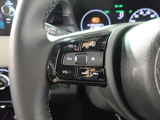 ホンダ ヴェゼル １．５ Ｅ：ＨＥＶ Ｚ プレイパッケージ R7年 (近畿) 99
