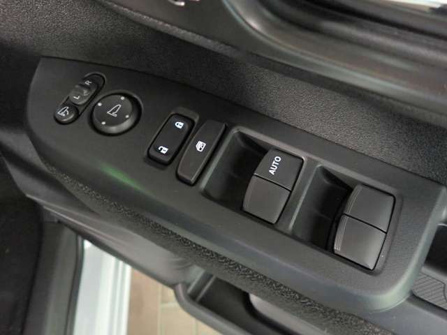 ホンダ Ｎ　ＢＯＸ カスタム ６６０ R8年 (近畿) 99