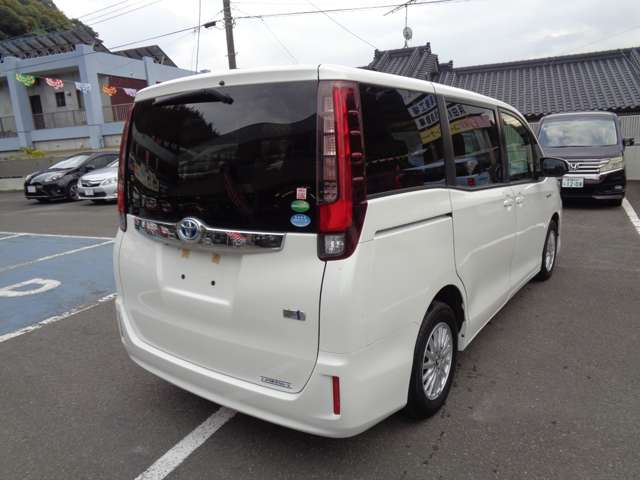 トヨタ ノア １．８ ハイブリッド Ｘ H27年 (九州・沖縄) 99