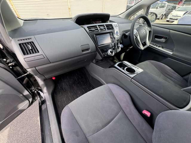 トヨタ プリウスΑ １．８ Ｓ H25年 (近畿) 99