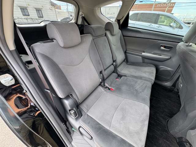 トヨタ プリウスΑ １．８ Ｓ H25年 (近畿) 99