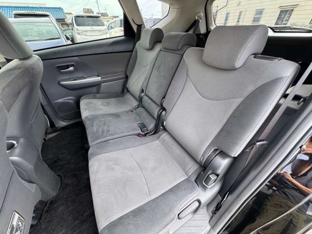 トヨタ プリウスΑ １．８ Ｓ H25年 (近畿) 99