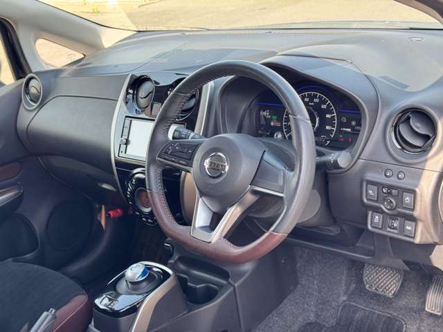 日産 ノート １．２ Ｅ－ＰＯＷＥＲ Ｘ モードプレミア H29年 (近畿) 99