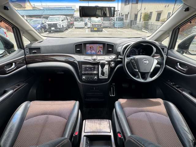 日産 エルグランド ２．５ ２５０ハイウェイスター アーバンクロム H23年 (近畿) 99
