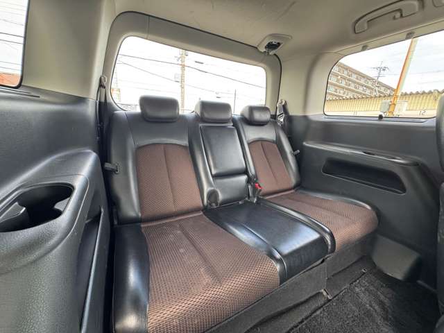 日産 エルグランド ２．５ ２５０ハイウェイスター アーバンクロム H23年 (近畿) 99
