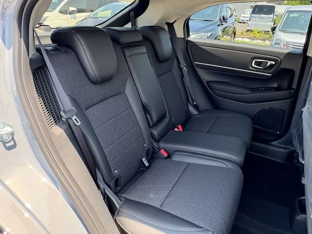 ホンダ ヴェゼル １．５ Ｅ：ＨＥＶ Ｚ R8年 (近畿) 99