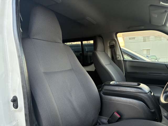 トヨタ ハイエースワゴン ２．７ ＤＸ ロング ミドルルーフ ４ＷＤ H22年 (近畿) 99