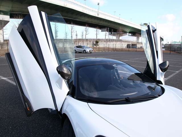 マクラーレン ６００ＬＴ ３．８ R1年 (近畿) 99