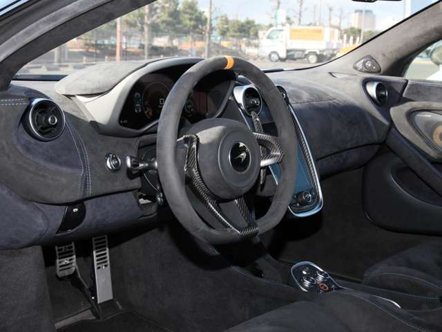 マクラーレン ６００ＬＴ ３．８ R1年 (近畿) 99