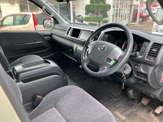 トヨタ ハイエースワゴン ２．７ グランドキャビン ４ＷＤ H30年 (甲信越・北陸) 99