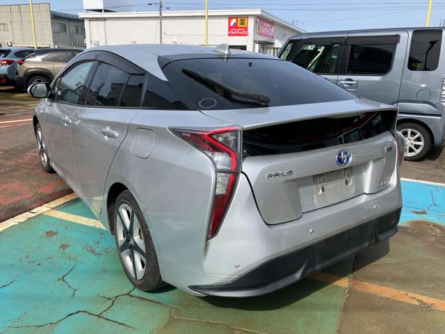 トヨタ プリウス １．８ Ａ プレミアム ツーリングセレクション Ｅ－ＦＯＵＲ ４ＷＤ H28年 (甲信越・北陸) 99