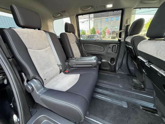 日産 セレナ ２．０ ライダー ブラックライン Ｓ－ＨＹＢＲＩＤ H24年 (近畿) 99
