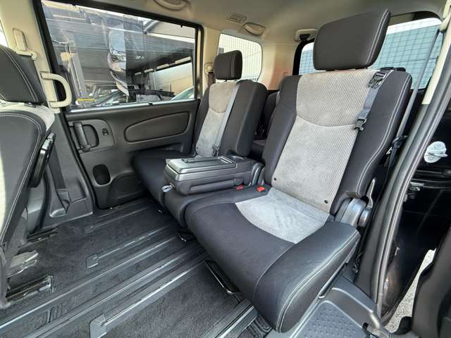 日産 セレナ ２．０ ライダー ブラックライン Ｓ－ＨＹＢＲＩＤ H24年 (近畿) 99