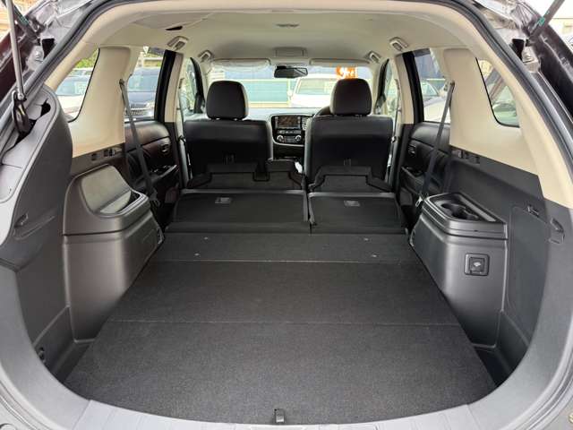 三菱 アウトランダーＰＨＥＶ ２．０ Ｇ ナビパッケージ ４ＷＤ H27年 (近畿) 99