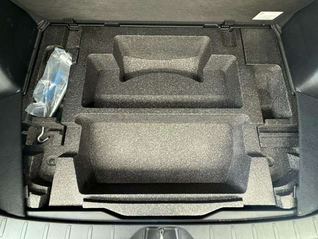 スバル フォレスター ２．０Ｉ ４ＷＤ H27年 (近畿) 99