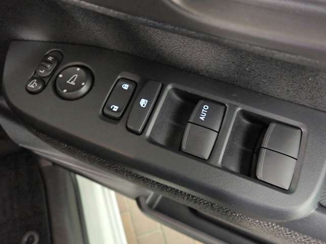 ホンダ Ｎ　ＢＯＸ ６６０ R5年 (近畿) 99