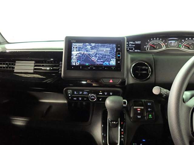 ホンダ Ｎ　ＢＯＸ カスタム ６６０ Ｌ R4年 (近畿) 99