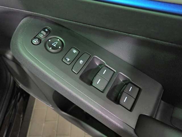 ホンダ ヴェゼル １．５ Ｅ：ＨＥＶ Ｚ プレイパッケージ R6年 (近畿) 99