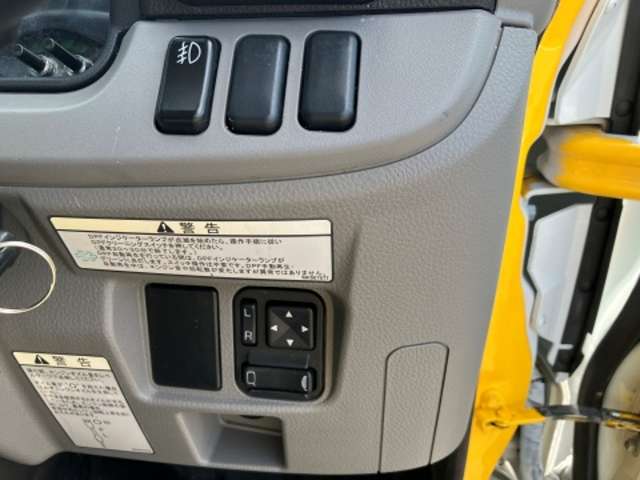 三菱フソウ キャンター ３．０ ダブルキャブ ロング 全低床 ディーゼルターボ R3年 (東海) 99